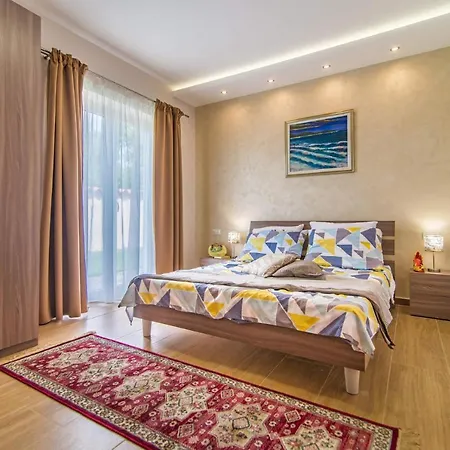 Villa Desiree By Cukrici
