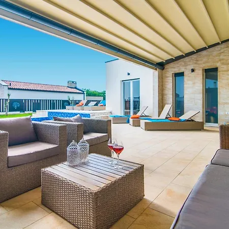 Desiree By * Cukrici