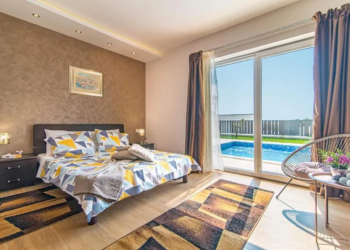 Βίλα Desiree By Cukrici